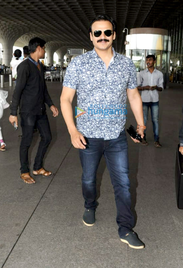 saif ali khan taapsee pannu vivek oberoi and others snapped at the airport 6