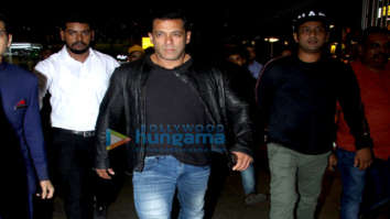 Salman Khan, Anushka Sharma, Varun Dhawan, Shraddha Kapoor and others snapped at the airport last night