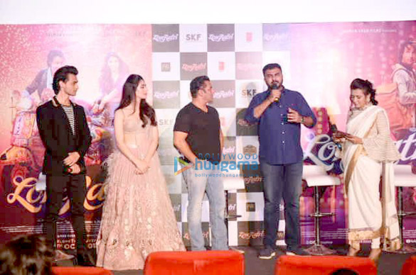 salman khan graces the trailer launch of the film loveratri 002