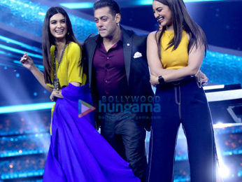 Salman Khan snapped on sets of Dus Ka Dum