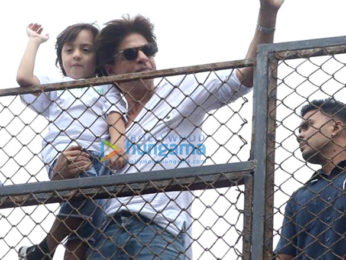 Shah Rukh Khan snapped outside Mannat wishing fans for Eid