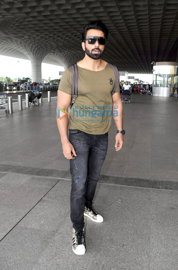shilpa shetty ranveer singh disha patani and others snapped at airport 10
