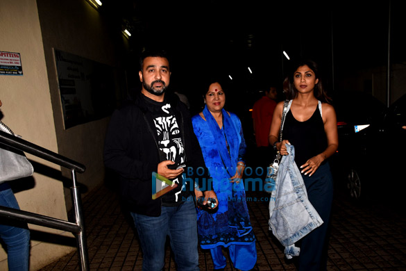 shilpa shetty snapped with her family at pvr juhu 4 2