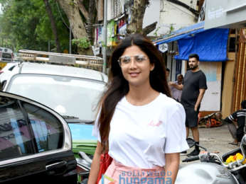 Shilpa Shetty spotted at Juhu