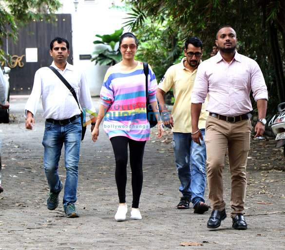 shraddha kapoor snapped at sunny super sound in juhu 2
