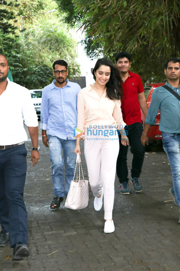 shraddha kapoor spotted at sunny super sound in juhu 2