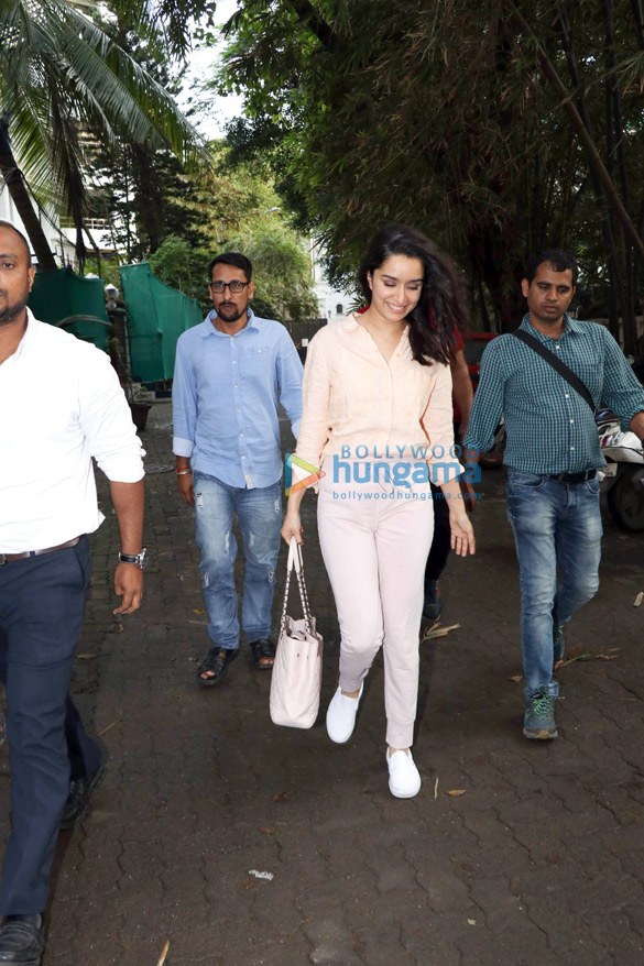 shraddha kapoor spotted at sunny super sound in juhu 4