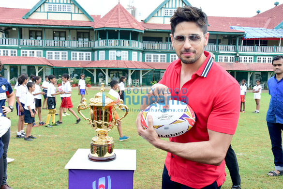 sidharth malhotra and rahul bose attends a rugby event in mumbai 6