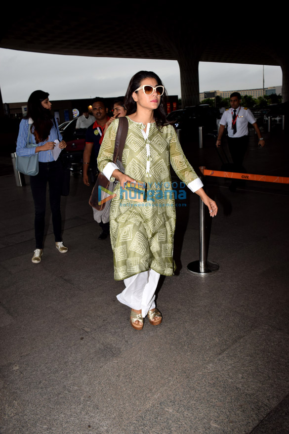 sonakshi sinha diana penty and others snapped at the airport 3 3