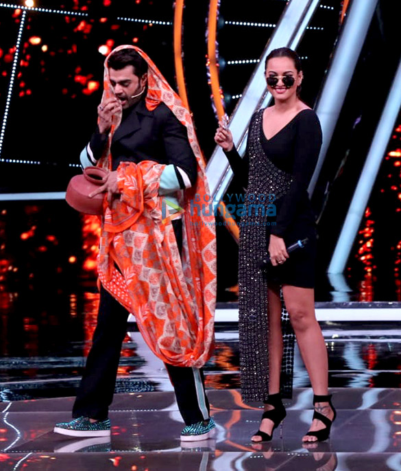 sonakshi sinha snapped on the sets of indian idol 8