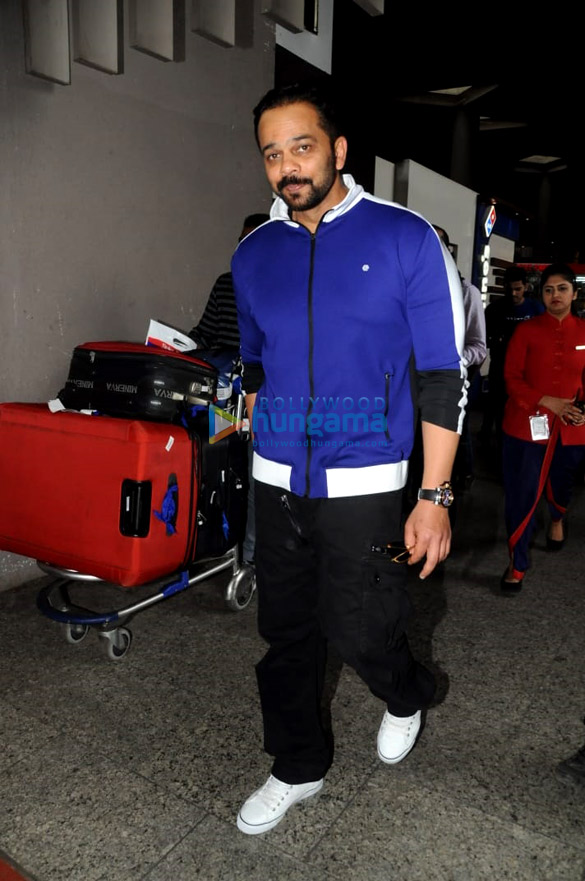 sonal chauhan hansika motwani and others snapped at the airport 3