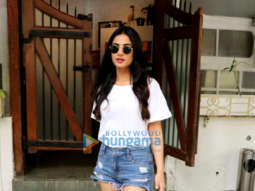 Sonal Chauhan spotted at Fable Cafe in Juhu