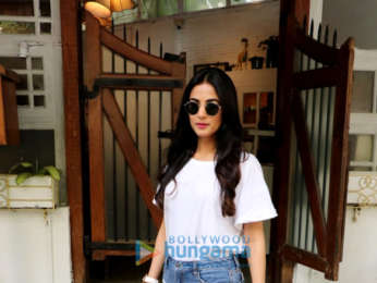 Sonal Chauhan spotted at Fable Cafe in Juhu