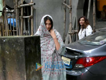 Sonam Kapoor Ahuja and Pooja Bedi snapped at Kromakay salon in Juhu