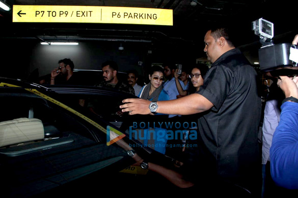 sunny leone monica bedi and others snapped at the airport2 4