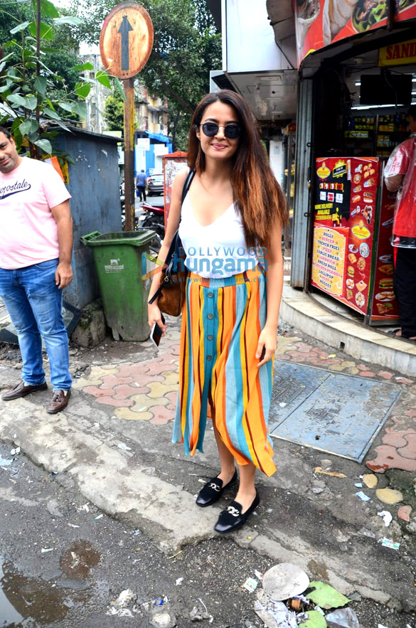 surveen chawla spotted at sequel 3