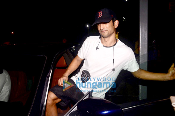 sushant singh rajput snapped at smaaash in lower parel 1