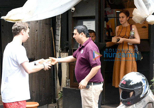 taapsee pannu snapped in andheri 1 2