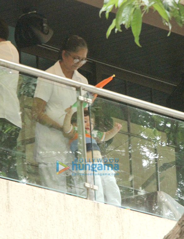 taimur ali khan snapped at bandra 6