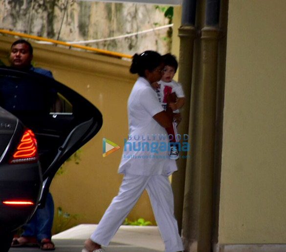 taimur ali khan snapped in bandra 1 7