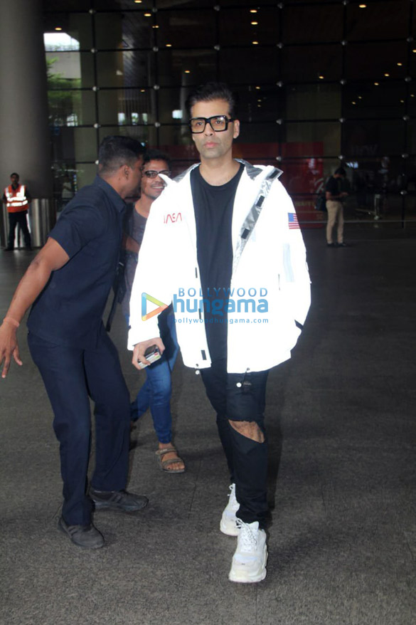 varun dhawan and karan johar snapped at the airport 4