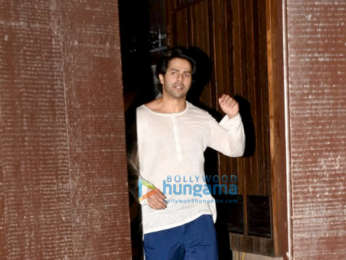 Varun Dhawan snapped giving selfies to his fans