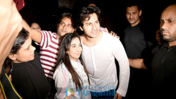 Varun Dhawan snapped clicking selfies with his fans