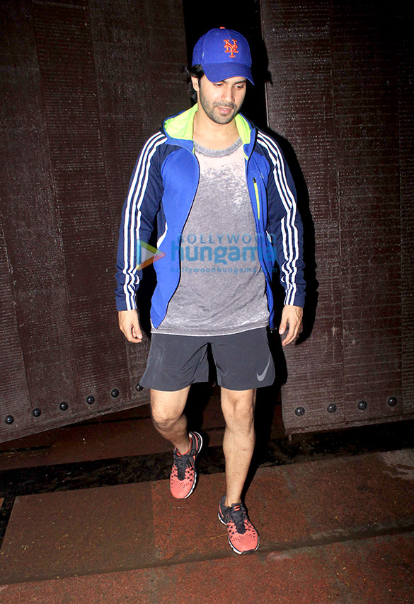 varun dhawan spotted at the gym in juhu 5
