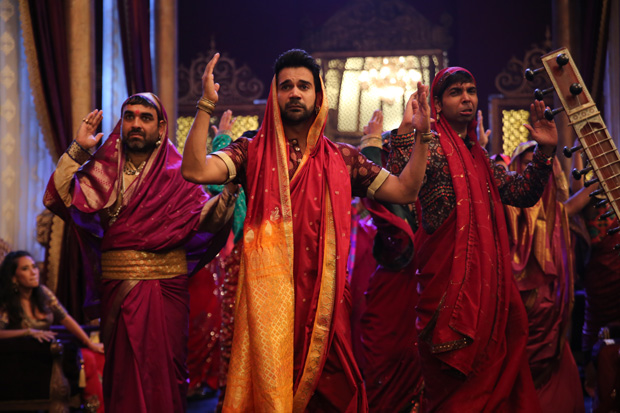 WHOA! Rajkummar Rao dresses up in a saree for Stree WHOA! Rajkummar Rao dresses up in a saree for Stree