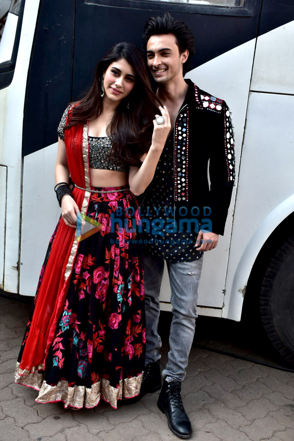 Aayush Sharma and Warina Hussain snapped during LoveYatri promotions Aayush Sharma and Warina Hussain snapped during LoveYatri promotions