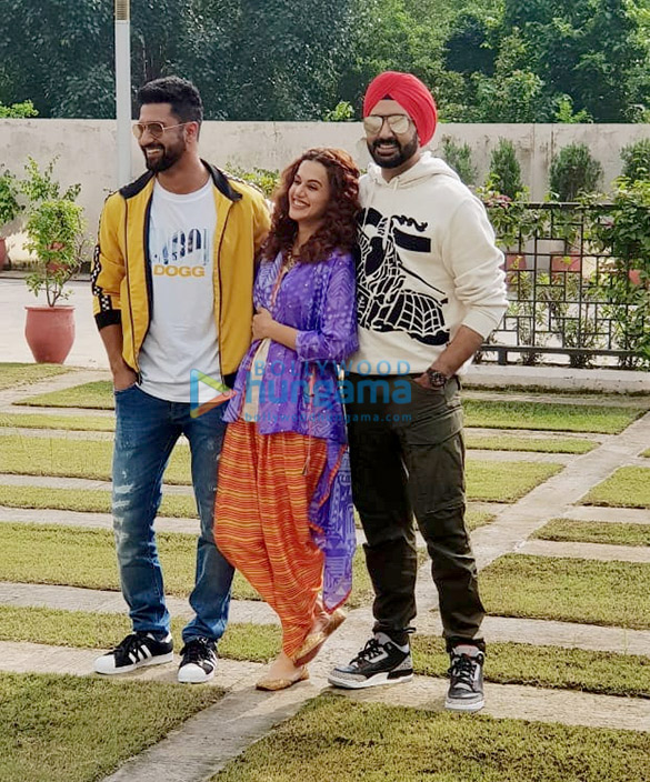 abhishek bachchan vicky kaushal taapsee pannu snapped promoting their film manmarziyaan 5