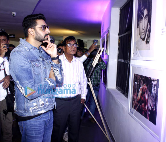 abhishek bachchan graces the inauguration of the whistling woods international 75 frames rare portrait collection of amitabh bachchan 4