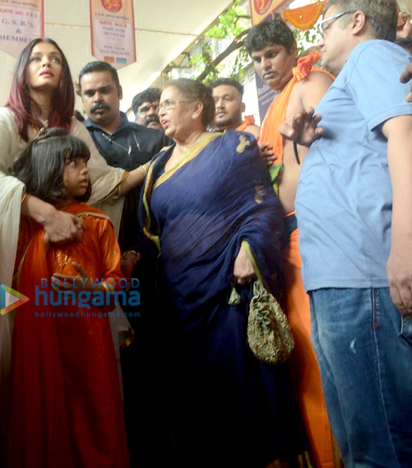 Aishwarya Rai Bachchan visits the GBT Mandal’s Ganpati Pandal in Sion along with her daughter Aaradhya and her mother
