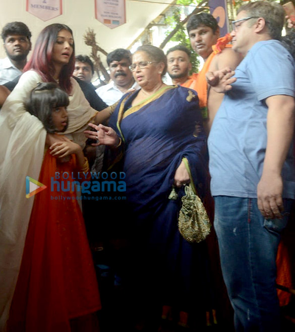 aishwarya rai bachchan visits the gbt mandals ganpati pandal in sion along with her daughter aaradhya and her mother 2