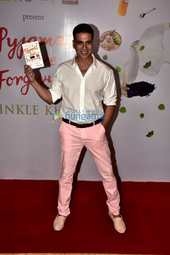 akshay kumar sonam kapoor and ranveer singh snapped at twinkle khannas book launch 2