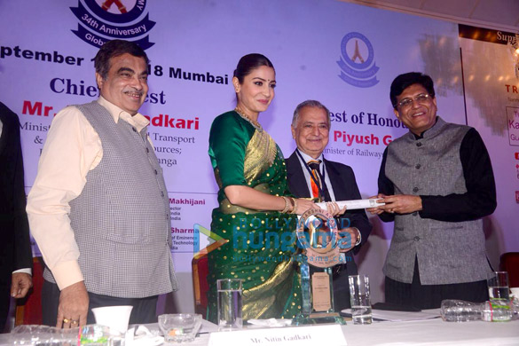 anushka sharma graces the 34th anniversary priyadarshni academy global award 3