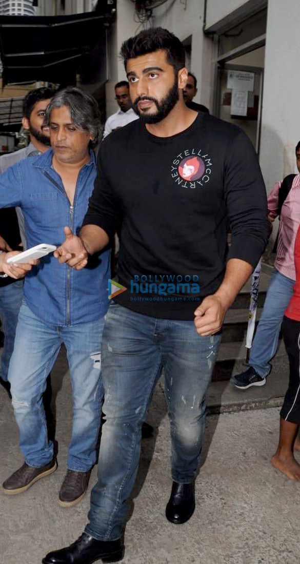 arjun kapoor and parineeti chopra snapped promoting their film namaste england 1