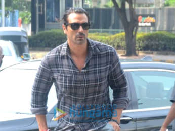 Arjun Rampal spotted with daughters at BKC