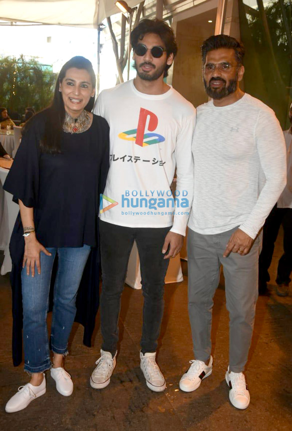 athiya shetty aahan shetty and suniel shetty snapped in mumbai 012