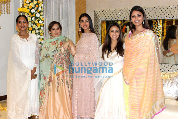 athiya shetty suniel shetty and other snapped at ajay kapoors residence for ganpati 7 2