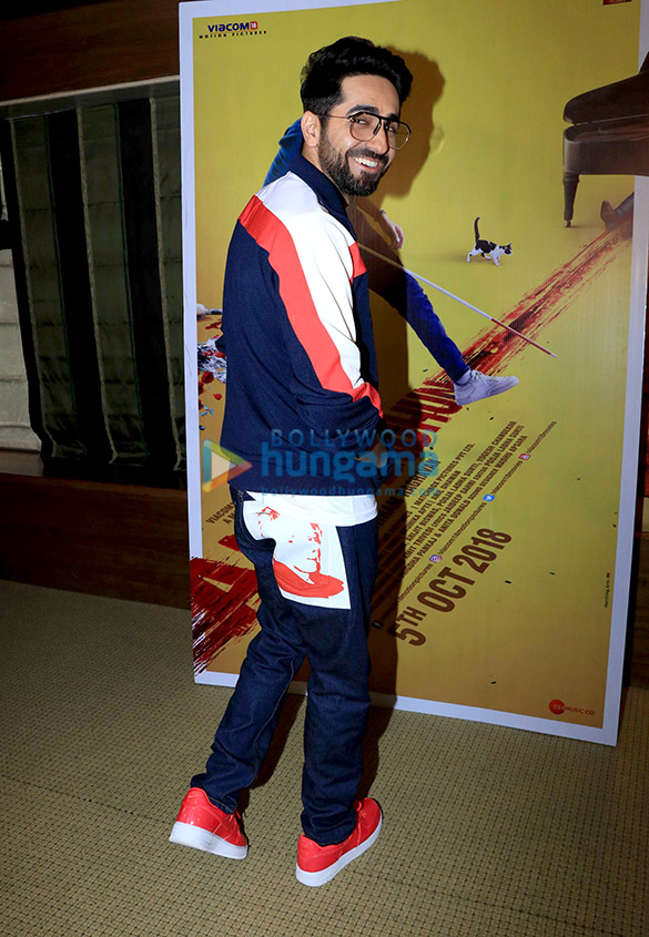 ayushmann khuranna snapped promoting his film badhaai ho 6