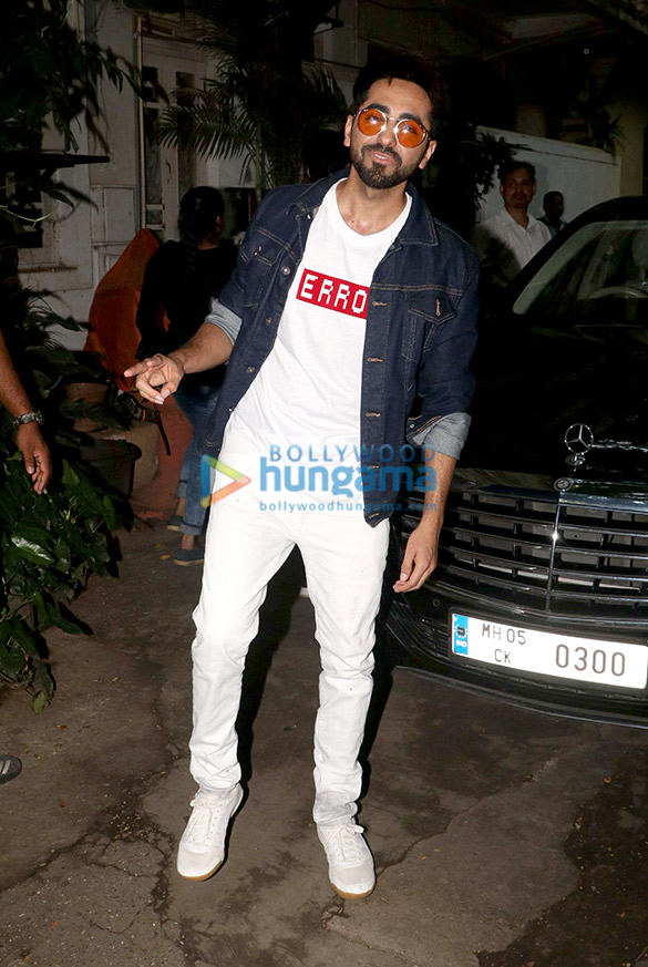 ayushmann khurrana spotted in bandra 6