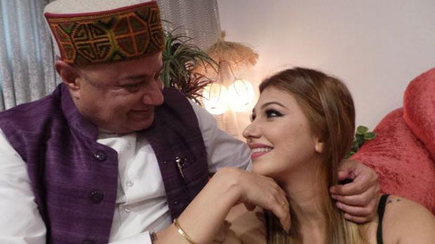 Bigg Boss 12: Did you know? Anup Jalota’s girlfriend Jasleen Matharu has taken a subtle dig at Salman Khan in past! (Watch video) Bigg Boss 12: Did you know? Anup Jalota’s girlfriend Jasleen Matharu has taken a subtle dig at Salman Khan in past! (Watch video)
