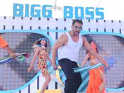 Bigg Boss 12: Salman Khan makes a SPLASHING entry at the launch event in Goa (see pics and video)