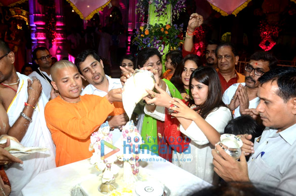 celebs celebrate janmashtami at iskcon in juhu 4
