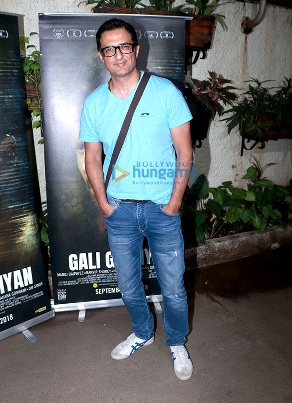 celebs grace the special screening gali guleiyan 4 2