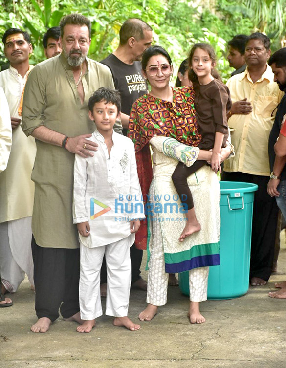 Celebs snapped during Ganesh visarjan