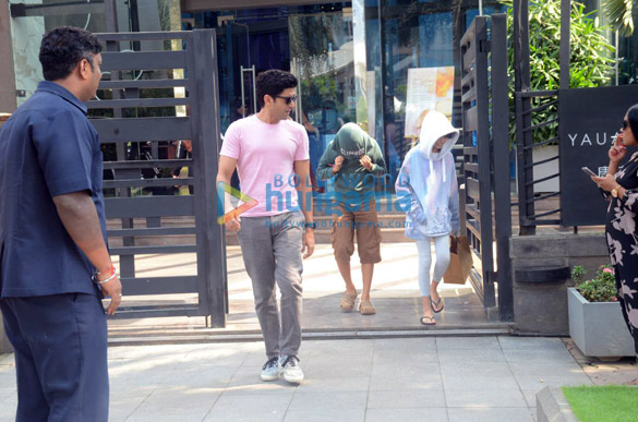 farhan akhtar snapped with kids at bkc 2