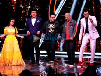 Govinda snapped promoting Fry Day on Indian Idol set