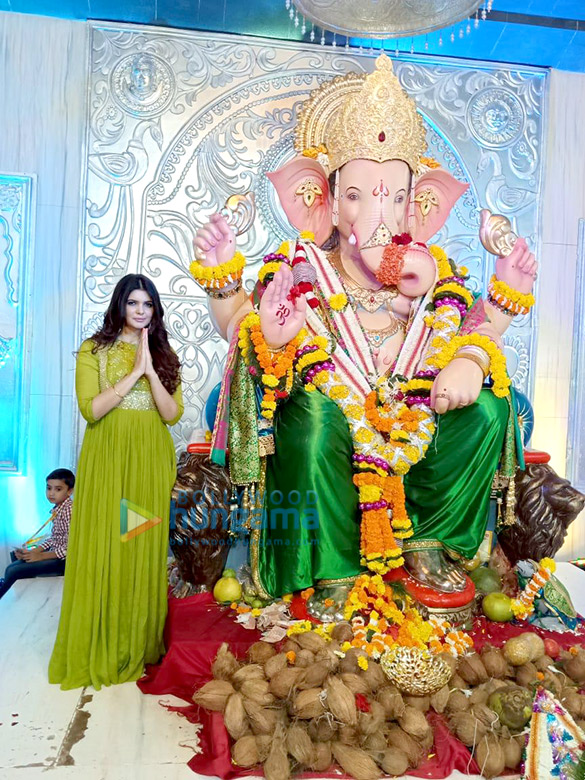 Ihana Dhillon spotted at Andheri Cha Raja Ganpati pandal Ihana